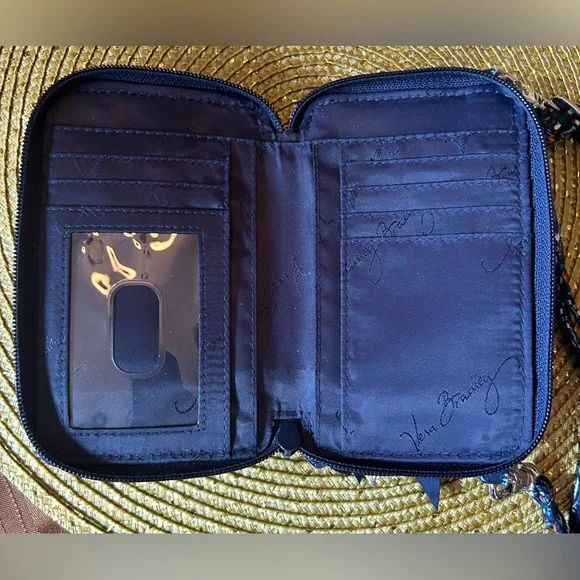 VERA BRADLEY “BLAIR” ALL IN ONE CROSSBODY/WRISTLET/WALLET. NWOT - Picture 10 of 11